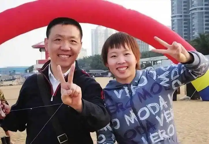 国乒"富二代"朱雨玲:退役后接手家族事业,父亲是四川商界领袖_乒乓球