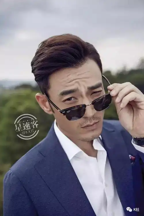 明明是80后帅大叔,却一出道就演长辈?