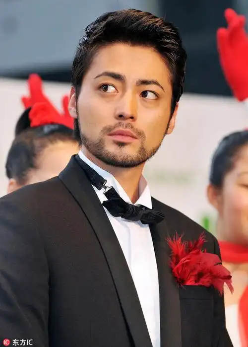 在亚洲,像主演了《热血高校》,《白夜行》的男主角山田孝之的官方身高