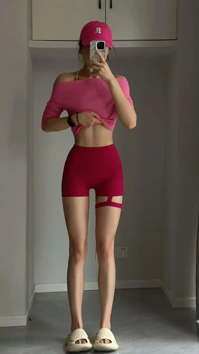 健身女孩.最近的身材真的绝绝子 你们要的壁纸来了#健身女孩 - 抖音