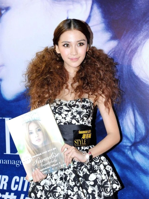 10年前刚出道的angelababy好稚嫩网友是真没整容