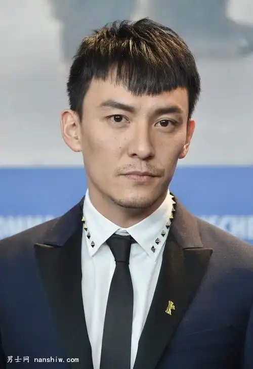 张震亮相柏林电影节 "减龄"发型秒变小鲜肉(一)