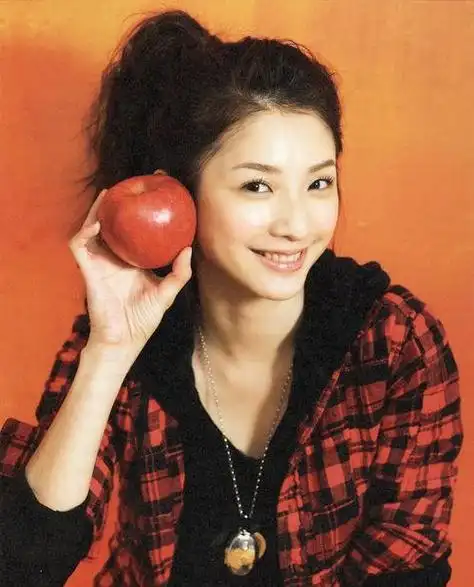 03 许玮伦周杰伦与柯有伦长子柯有伦作为周杰伦的师弟,在圈内的发展也