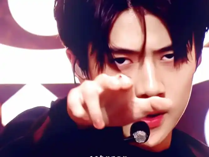 看一万次loveshot还是会对吴世勋一见钟情