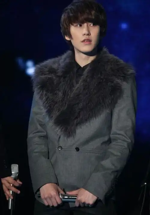 求圭贤的一张电脑桌面