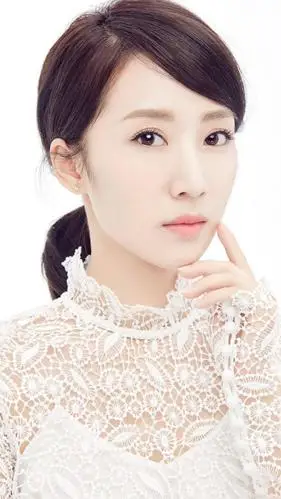 气质美女李念黑白蕾丝写真