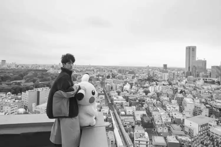 易烊千玺女友专属电脑壁纸