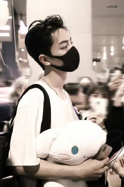 肖战机场路透#这组大背头绝对经典