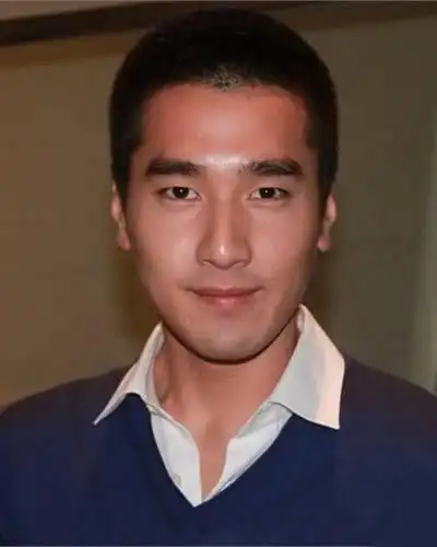 帅哥照片帅哥明星赵又廷发型图片13