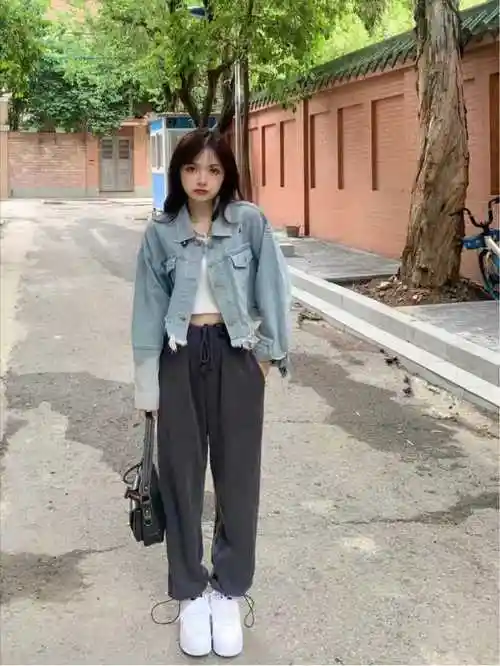 牛仔褂搭配什么裤子好看(牛仔外套7种穿搭示范)-易鹏百科