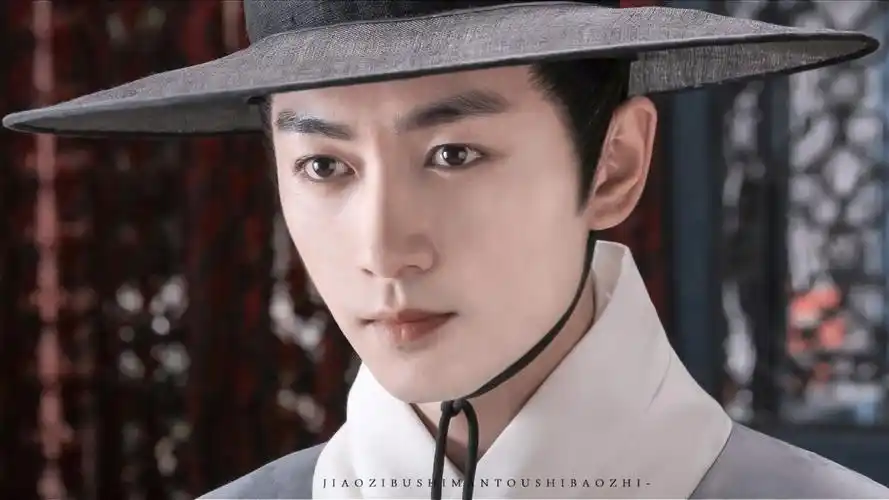 陈晓是公认的古装男神,基本上只要是陈晓主演的古装剧都会引起话题