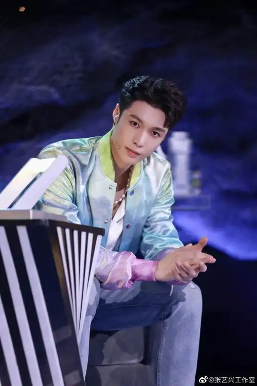 张艺兴夸父逐日舞台##张艺兴舞蹈风暴