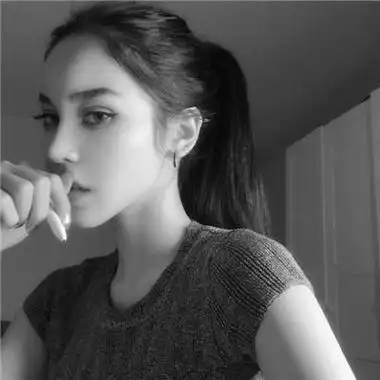 黑白霸气女生头像2022精选三分热度七分全靠配合