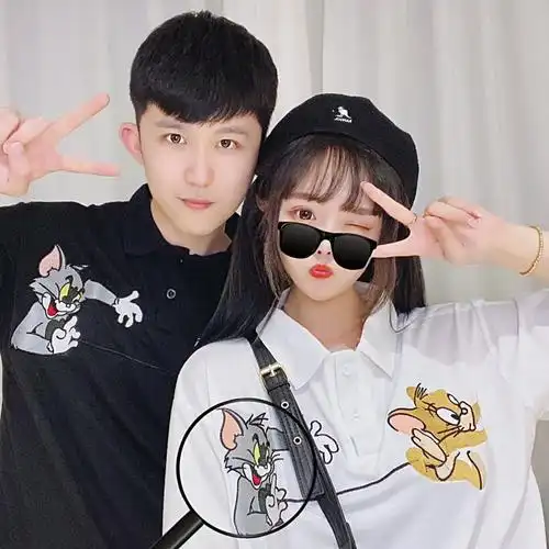 甜美情侣自拍剪刀手头像