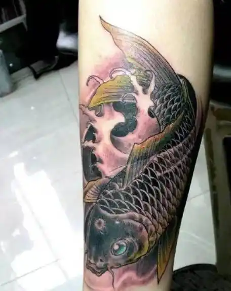 鲤鱼是传统纹身中颇有代表的图案之一