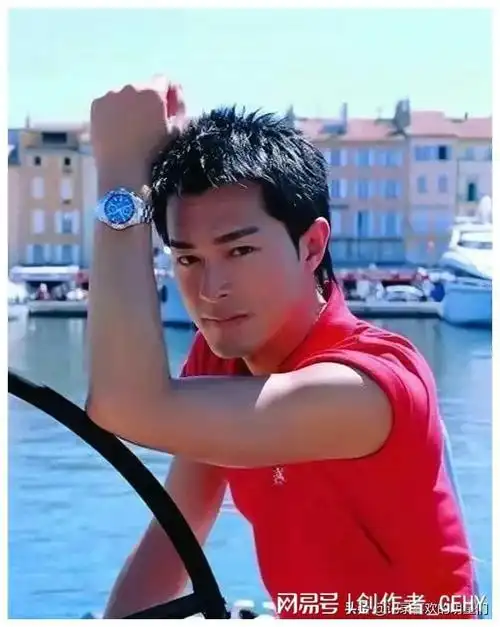 年轻时期的古天乐颜值爆表了吧,太帅了,太迷人了,气质简直是绝绝子哦!