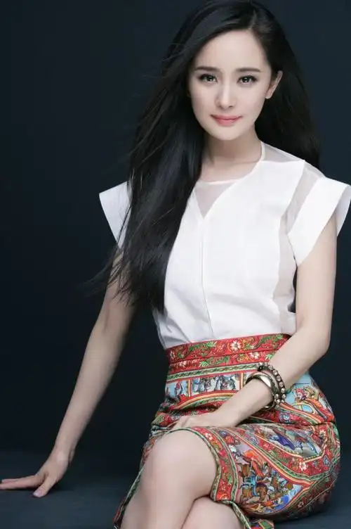 杨幂,1986年9月12日出生于北京市,中国内地影视女演员,流行乐歌手