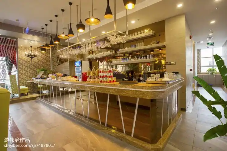 西餐厅吧台吊顶装修设计