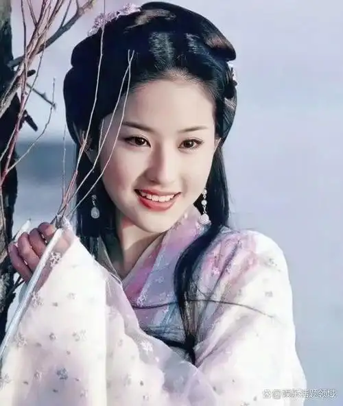 天龙八部里的刘亦菲真的是国色天香