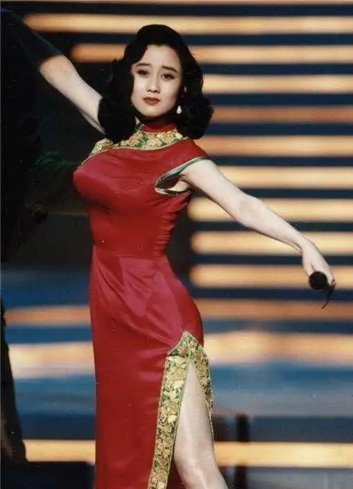 利智绝对是能用美得不可方物形容的女人集颜值身材于一身