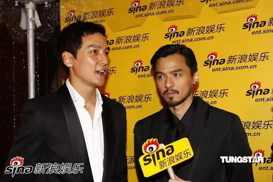 图文:香港电影金像奖颁奖-吴彦祖(左)冯德伦
