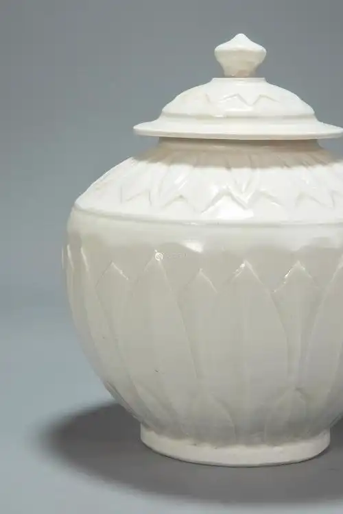 宋代定窑白瓷罐