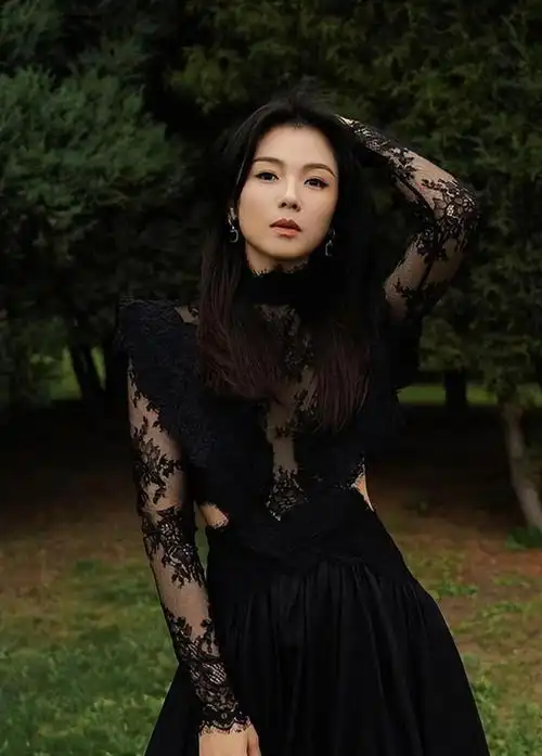 同时,刘涛发布这组照片也是在向网友们传达了一种积极向上的生活态度.