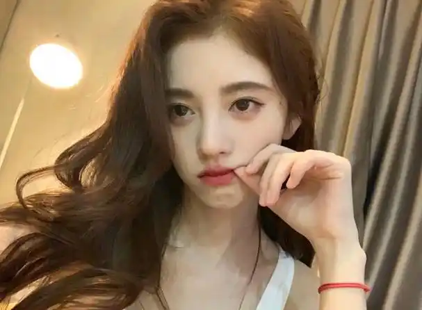 发际线最好看的明星(几位典型的女明星发际线变美史)(24)