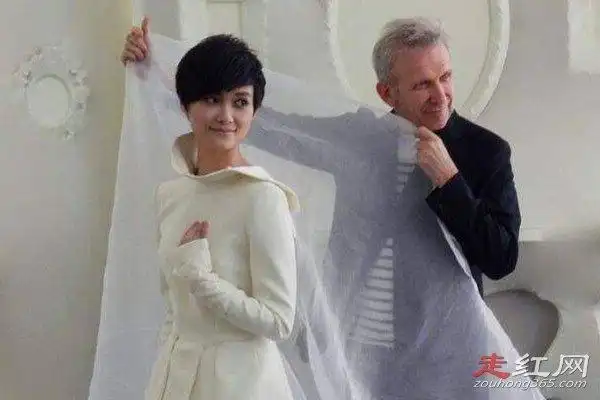 李宇春现任丈夫是谁嫁78岁外国富翁婚礼怎么回事2