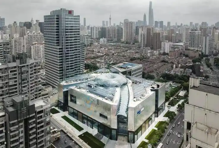 随风飘动的风铃幕墙,奠定上海颜值新地标丨luone凯德晶萃广场