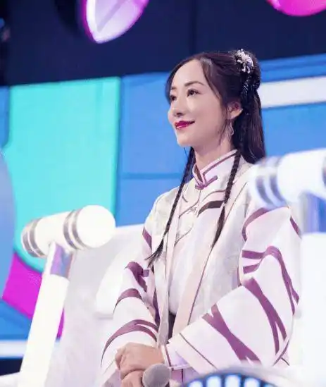 韩雪的"杨贵妃"造型火了,贵气逼人却被指气质刻薄:还不及贾玲_身材