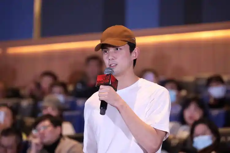 陈坤评价《涉过愤怒的海》:看完五味杂陈,周迅让我感觉很陌生_电影_保