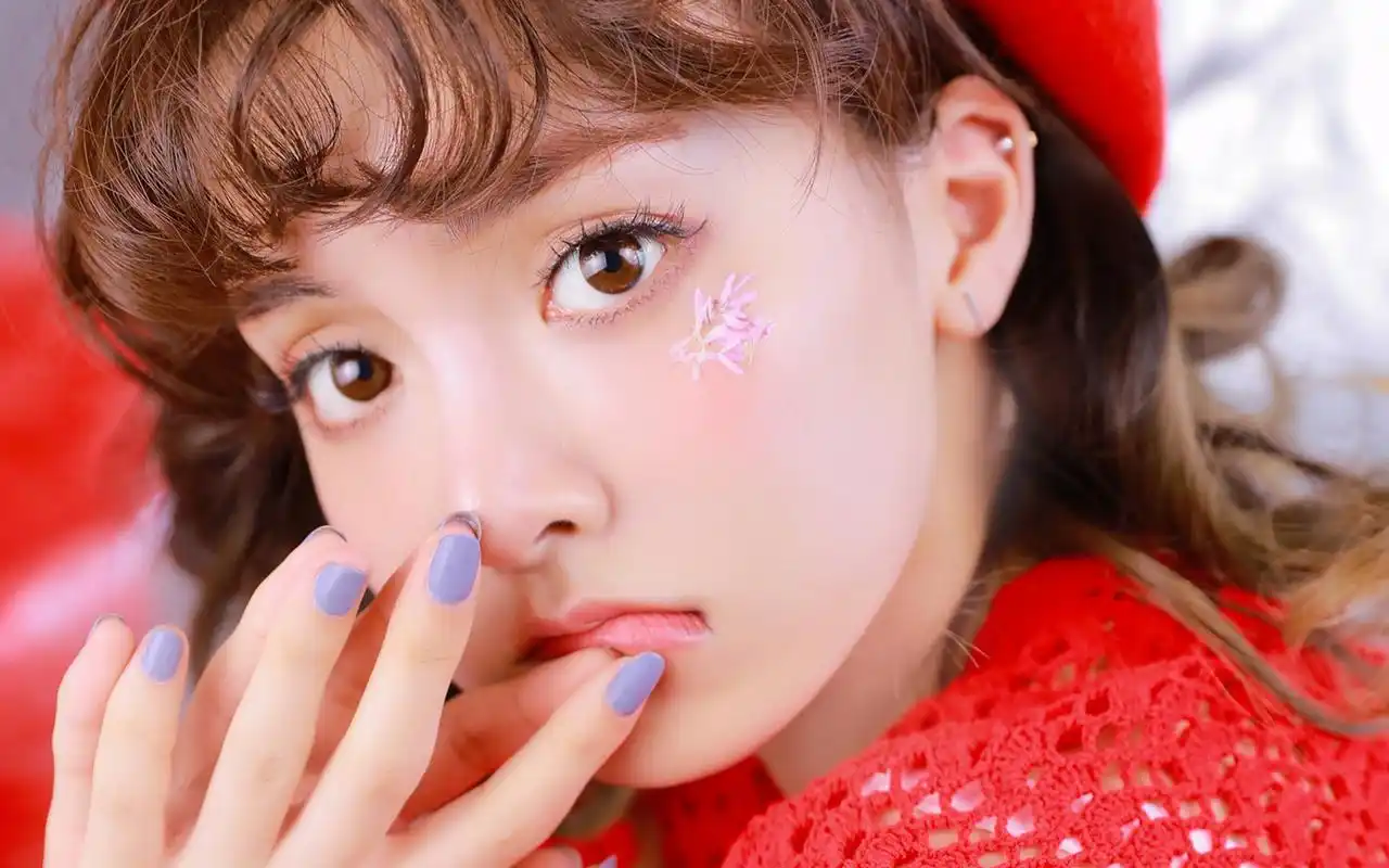 日系少女可爱甜美写真高清图片壁纸