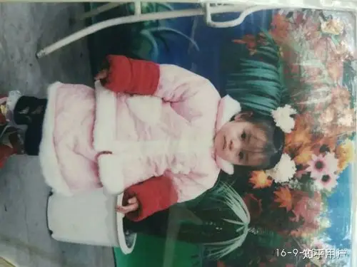 比如和80后的小时候比,萝莉漂亮,正太帅气.