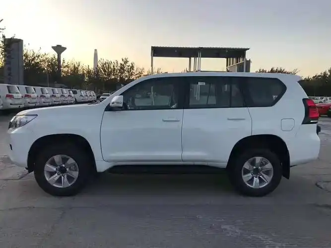 中东版丰田霸道2700现车销售 冲量底价售
