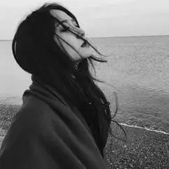 伤感图片黑白背影 伤感图片女生背影黑白