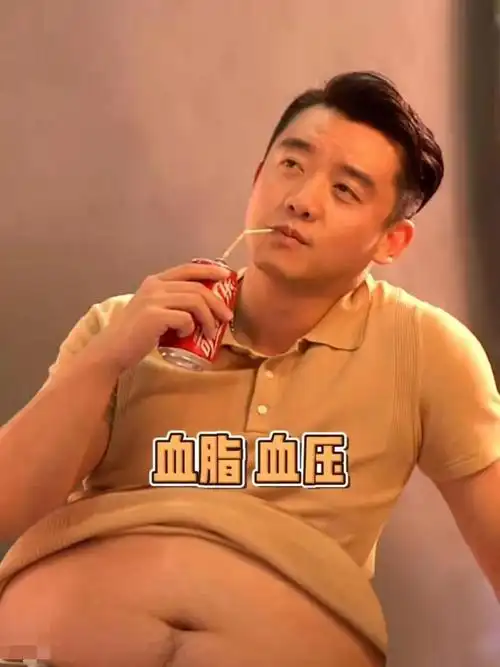 郑恺为拍戏暴增40斤太敬业每顿饭狂吃八个菜肚皮汗毛太抢镜