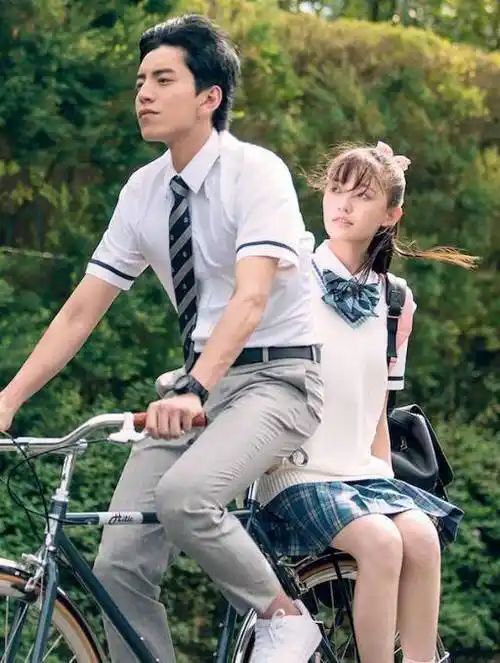 井柏然并没有像想象中那样饰演冷酷的张起灵,马思纯的性格感觉很打