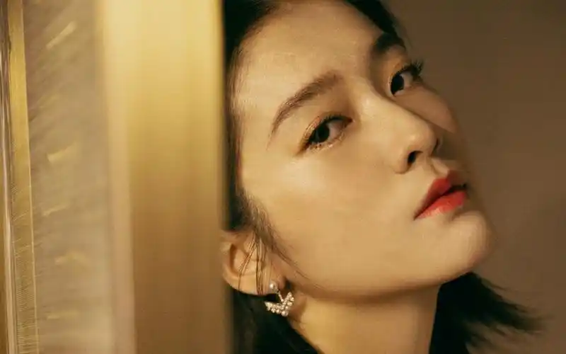 张雪迎性感迷人写真桌面壁纸