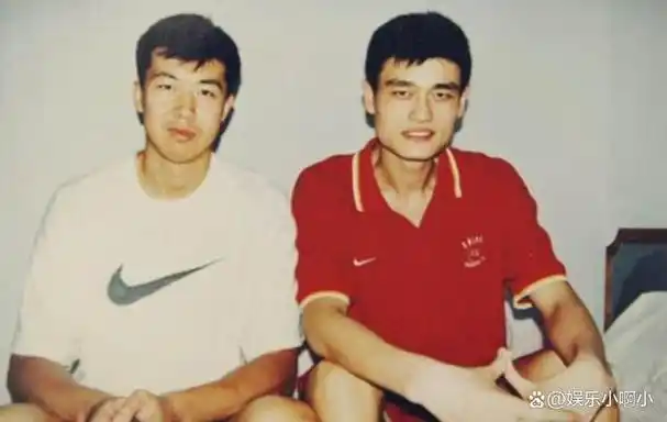 回顾王治郅与司令女儿分手后娶小14岁美女主播儿子身高惊人