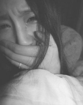 伤心图片大全带眼泪的 2016哭的图片女生伤心欲绝