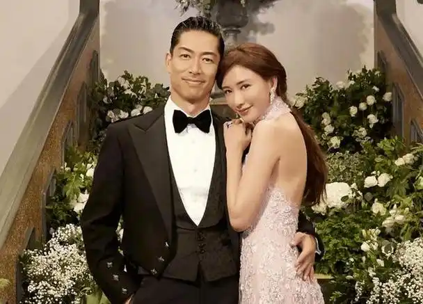 包括林志玲因为丈夫黑泽良平出轨而承认两人已经离婚,以及林志玲频繁