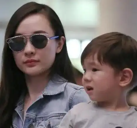 这一次42岁的霍思燕又给娱乐圈好好得上了一课