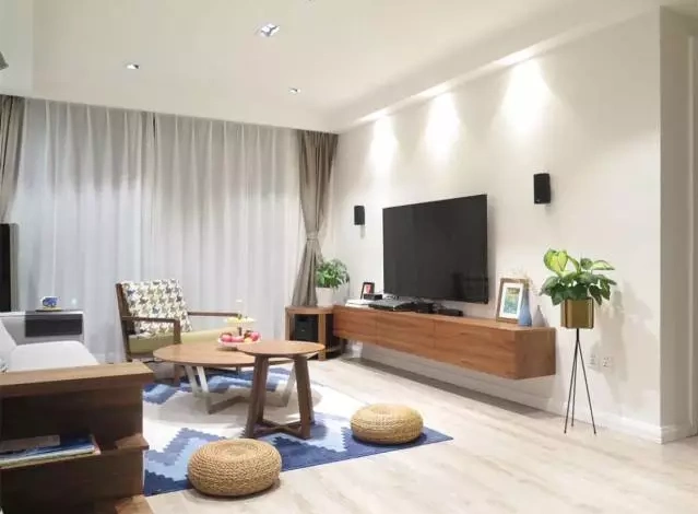 家居| 客厅墙壁选择什么颜色,怎么搭配更好看?