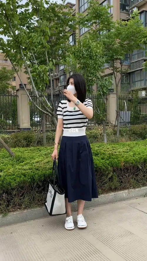 身高168体重115斤,很多顾客说喜欢我的穿搭,简单休闲,其实我个人不