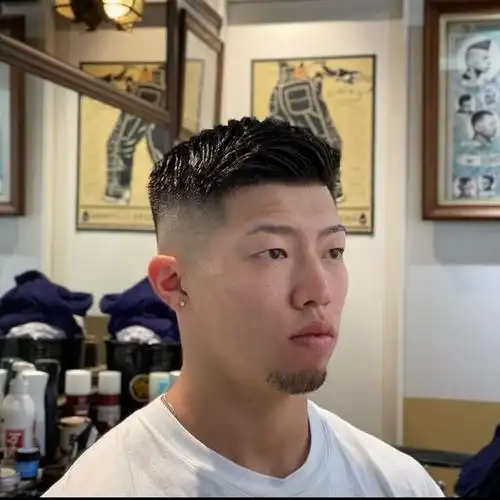 男士发型别乱剪最帅还是周边铲短清爽百变真精神