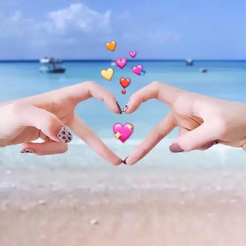 用一句话偷偷公布恋情(官宣恋爱不明显的句子文案配图)