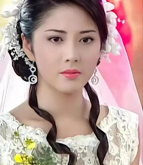 台湾美女护士韩瑜的经历或许能给我们一些启示.