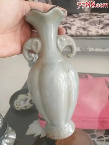 80年代出口汝窑花瓶一对~库存的保存完好