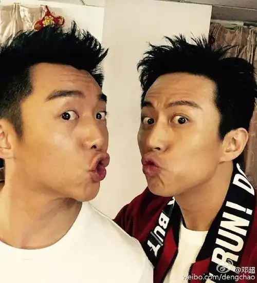 《前任3》还没有下线,应该没那么快拍电影,而今年郑恺有一部和邓超